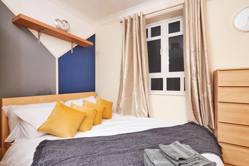 Luxury 2 Bed Apartment Central Location Sleeps 5 コヴェントリー エクステリア 写真