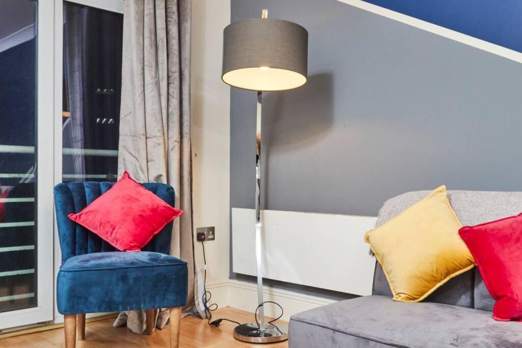 Luxury 2 Bed Apartment Central Location Sleeps 5 コヴェントリー エクステリア 写真