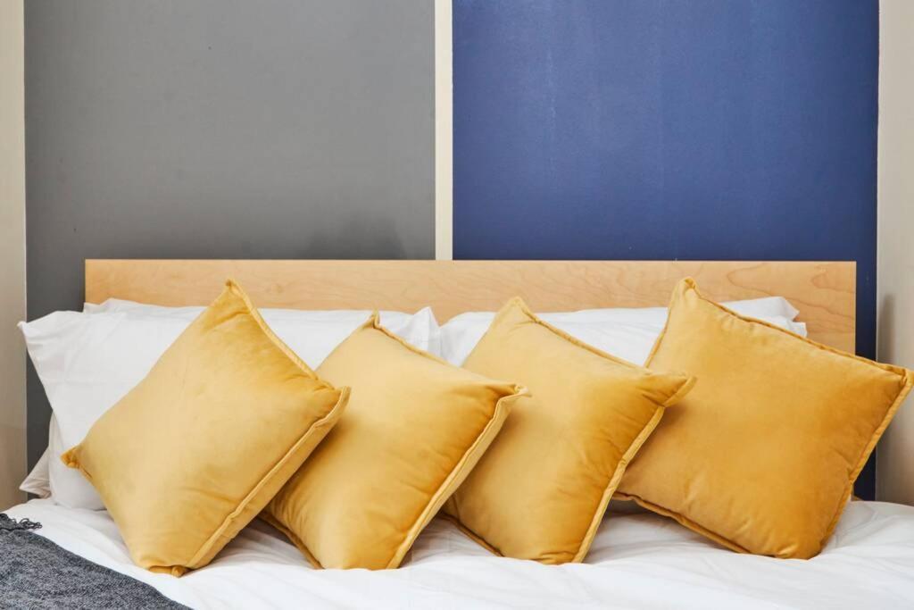 Luxury 2 Bed Apartment Central Location Sleeps 5 コヴェントリー エクステリア 写真